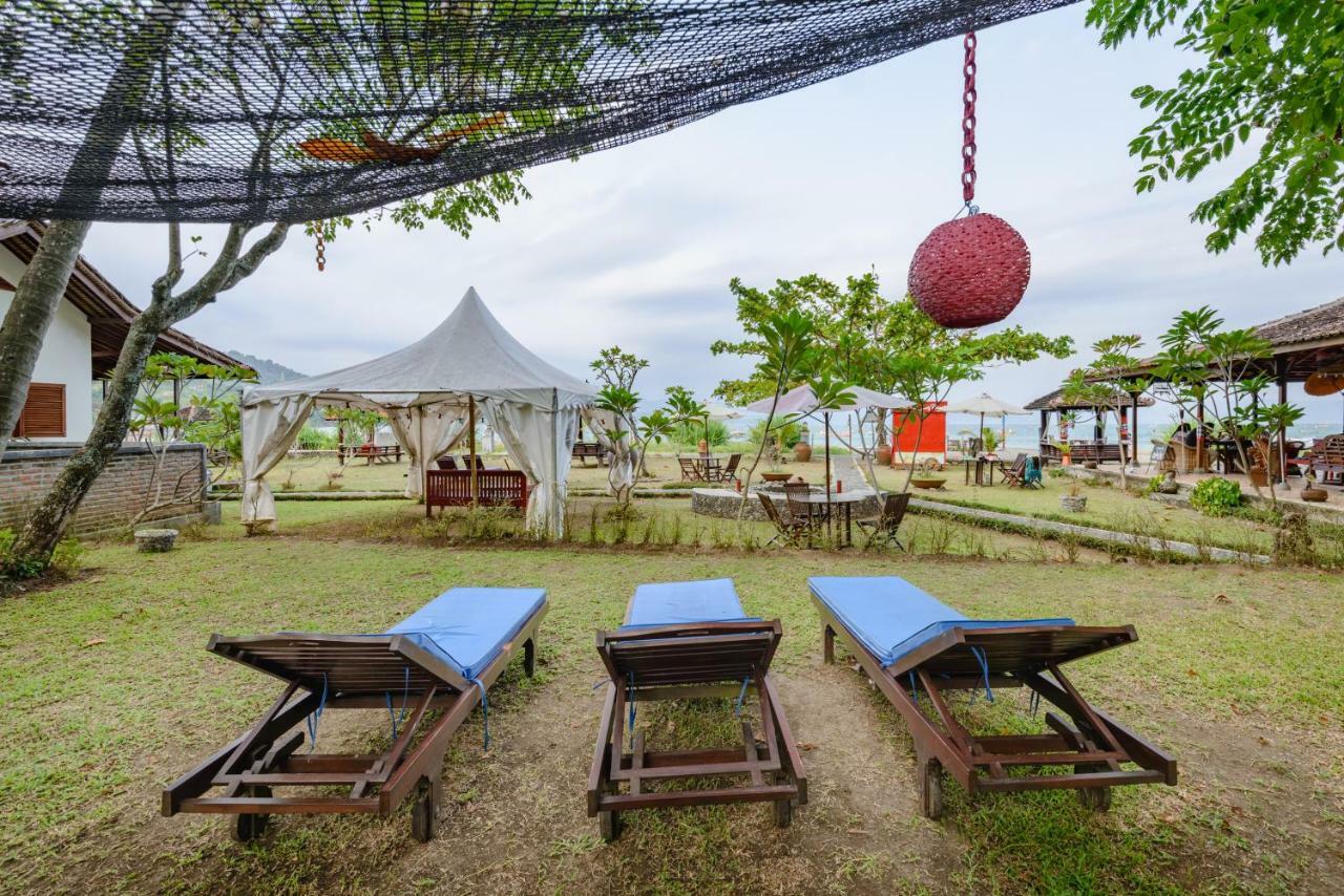 Ketapang Resort Karanghawu Экстерьер фото