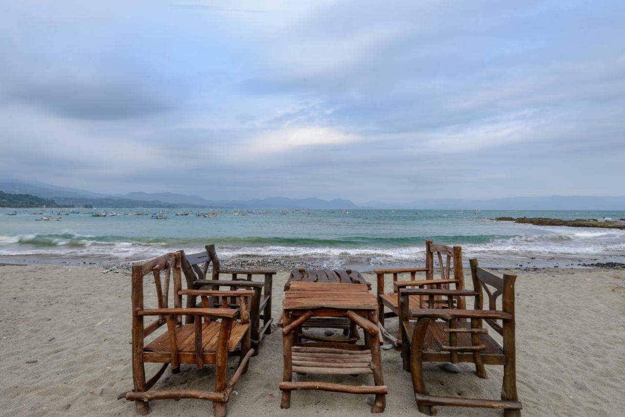 Ketapang Resort Karanghawu Экстерьер фото